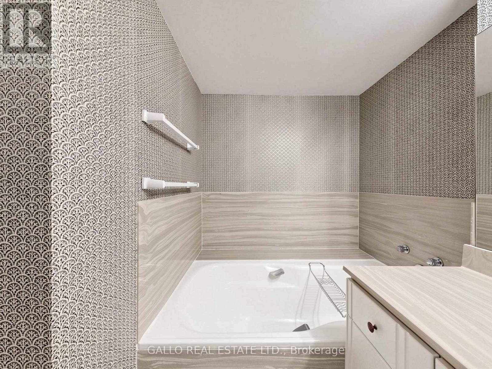 #203 10 KENNETH AVENUE - Image 28