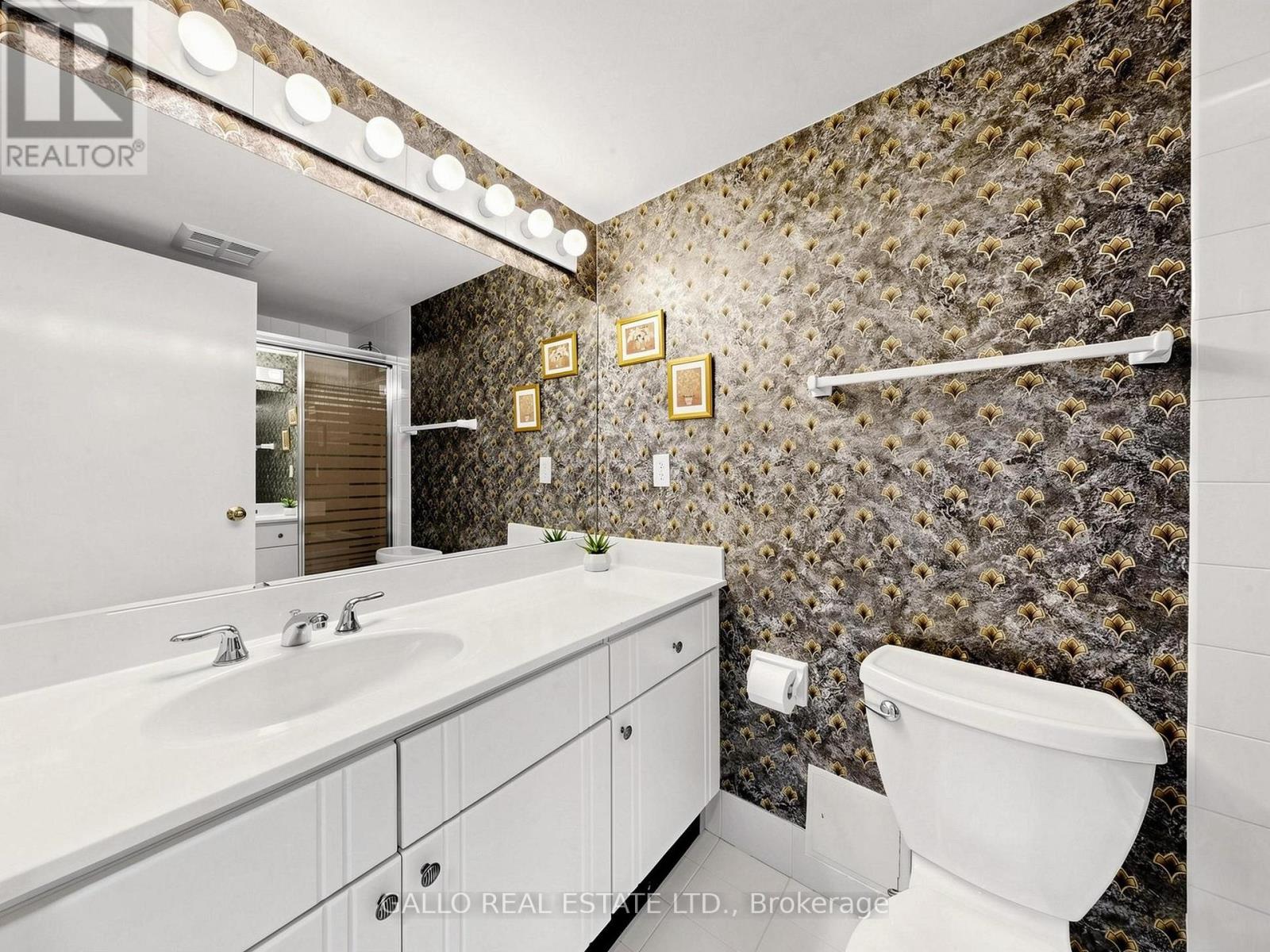 #203 10 KENNETH AVENUE - 32
