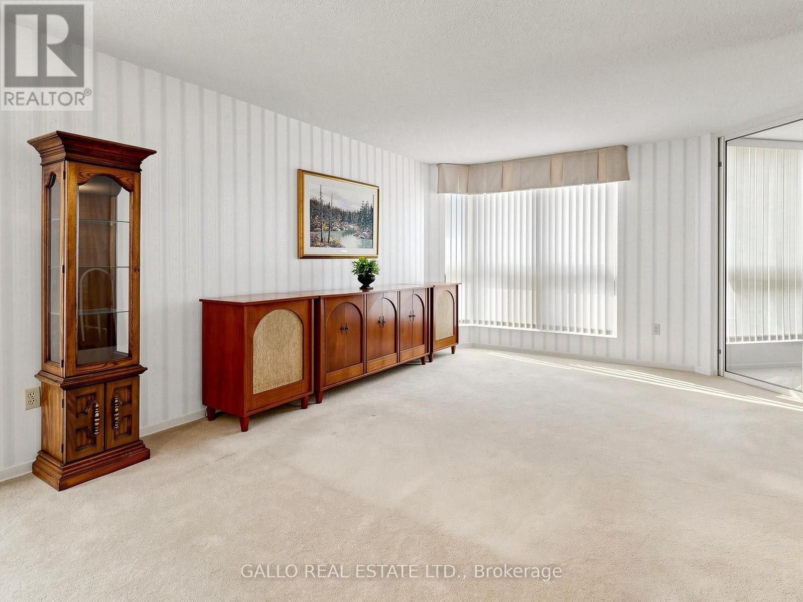 #203 10 KENNETH AVENUE - 9
