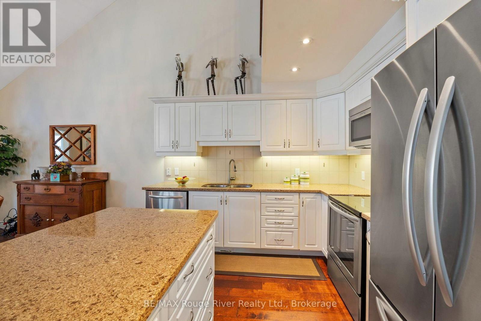 1 GREENAWAY CIRCLE - 17