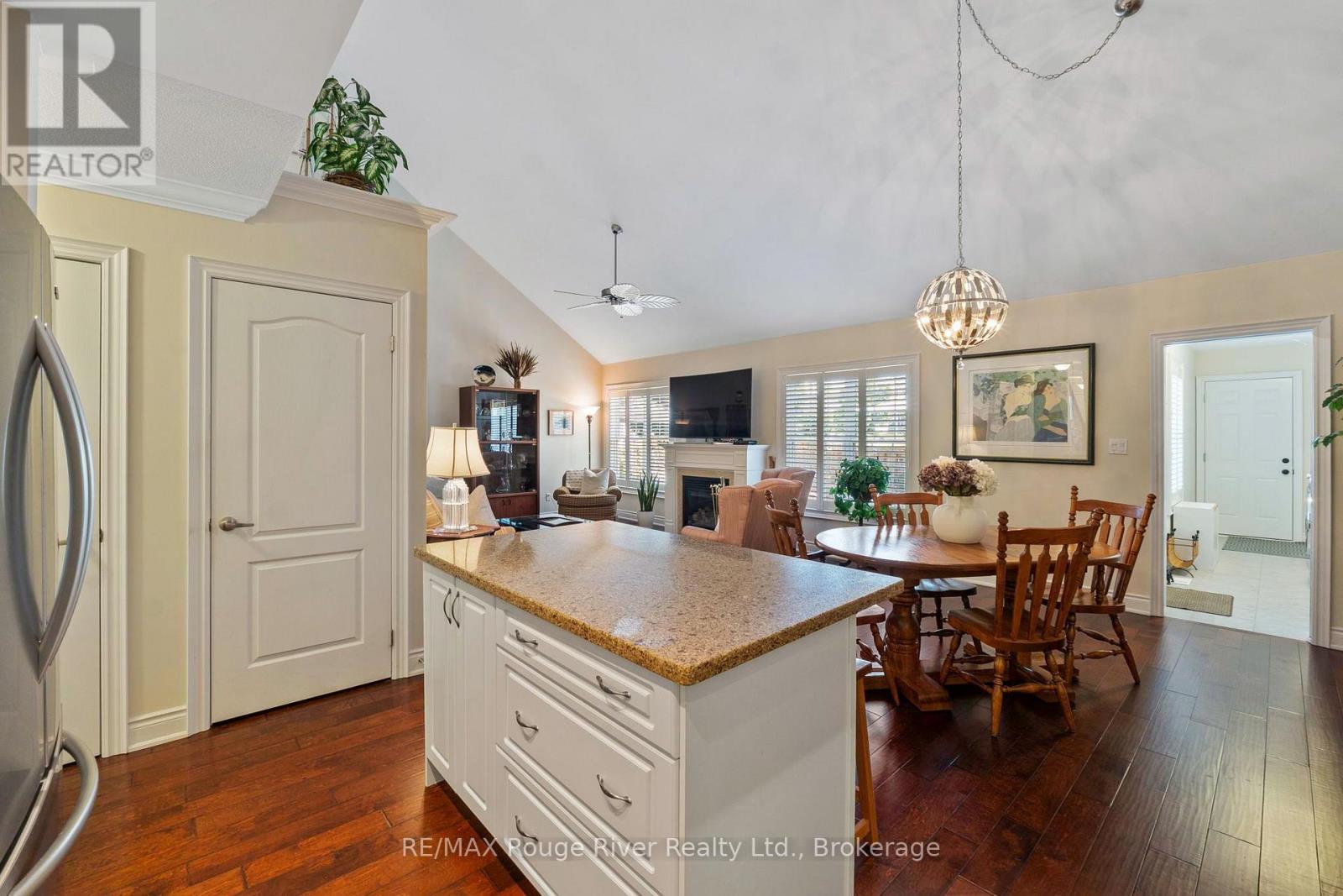 1 GREENAWAY CIRCLE - 20