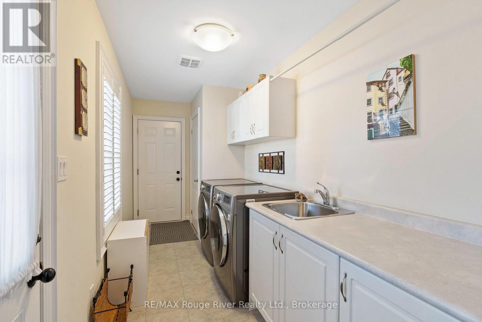 1 GREENAWAY CIRCLE - 25