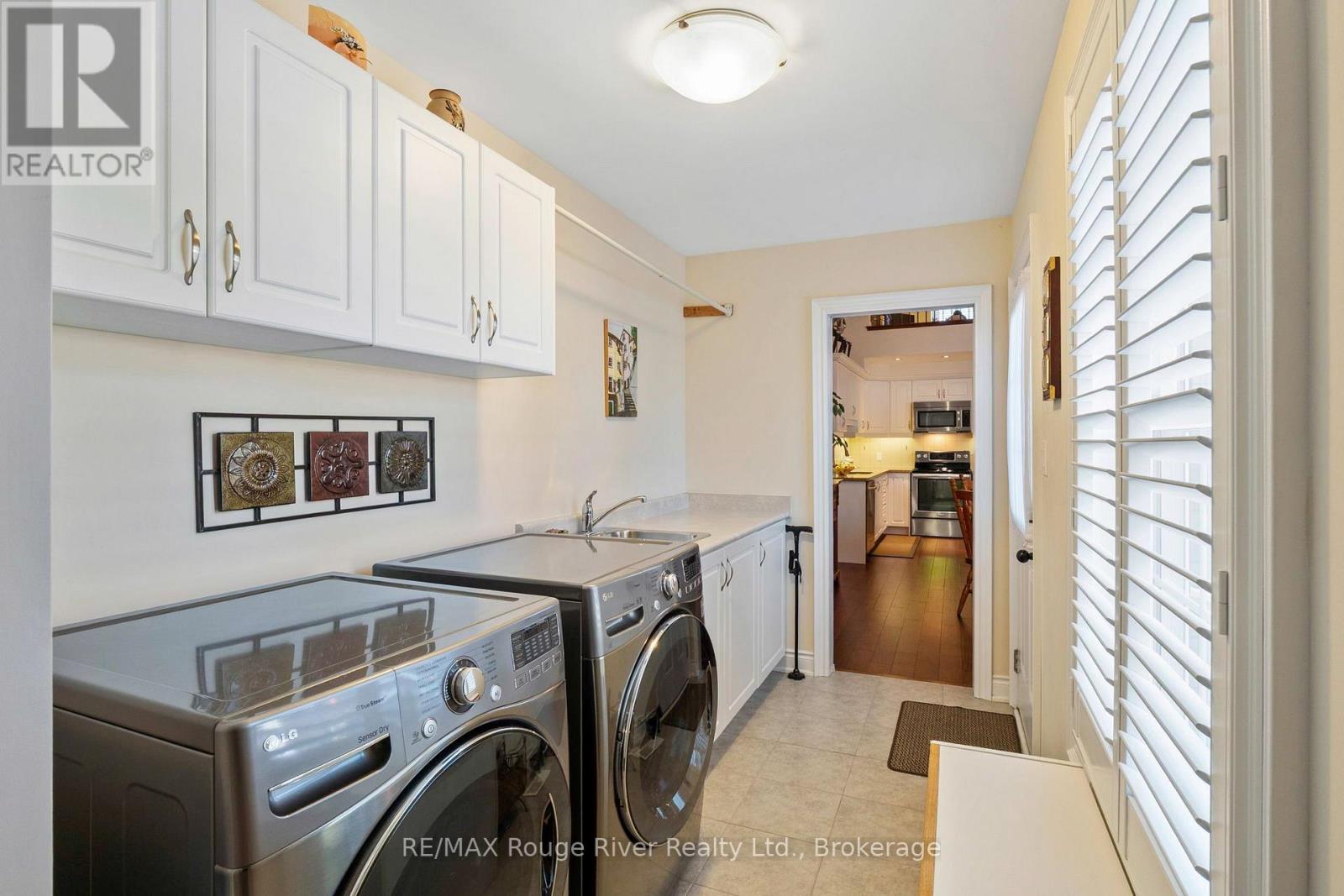 1 GREENAWAY CIRCLE - 26
