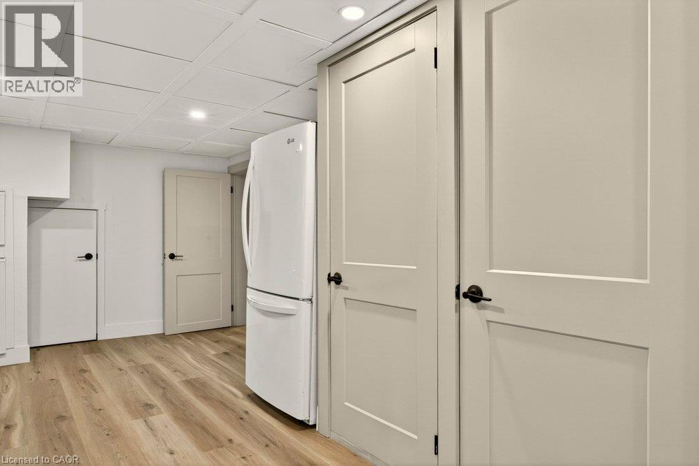 18 GARDEN Avenue - Image 37