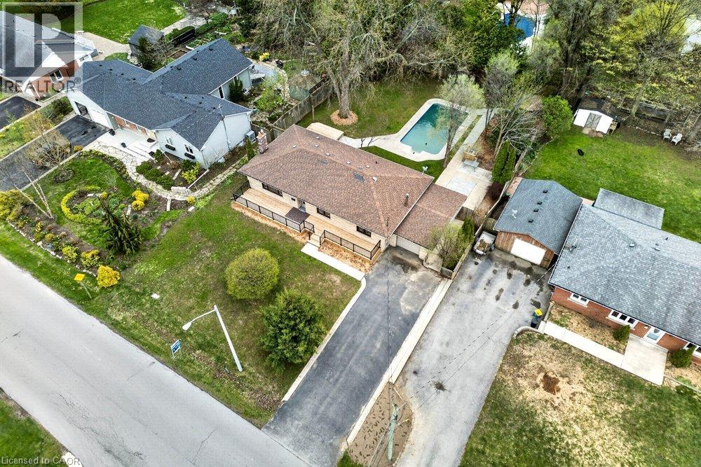 18 GARDEN Avenue - Image 30