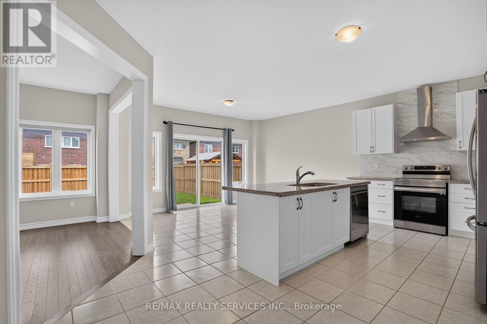 1182 CORBY WAY - 10