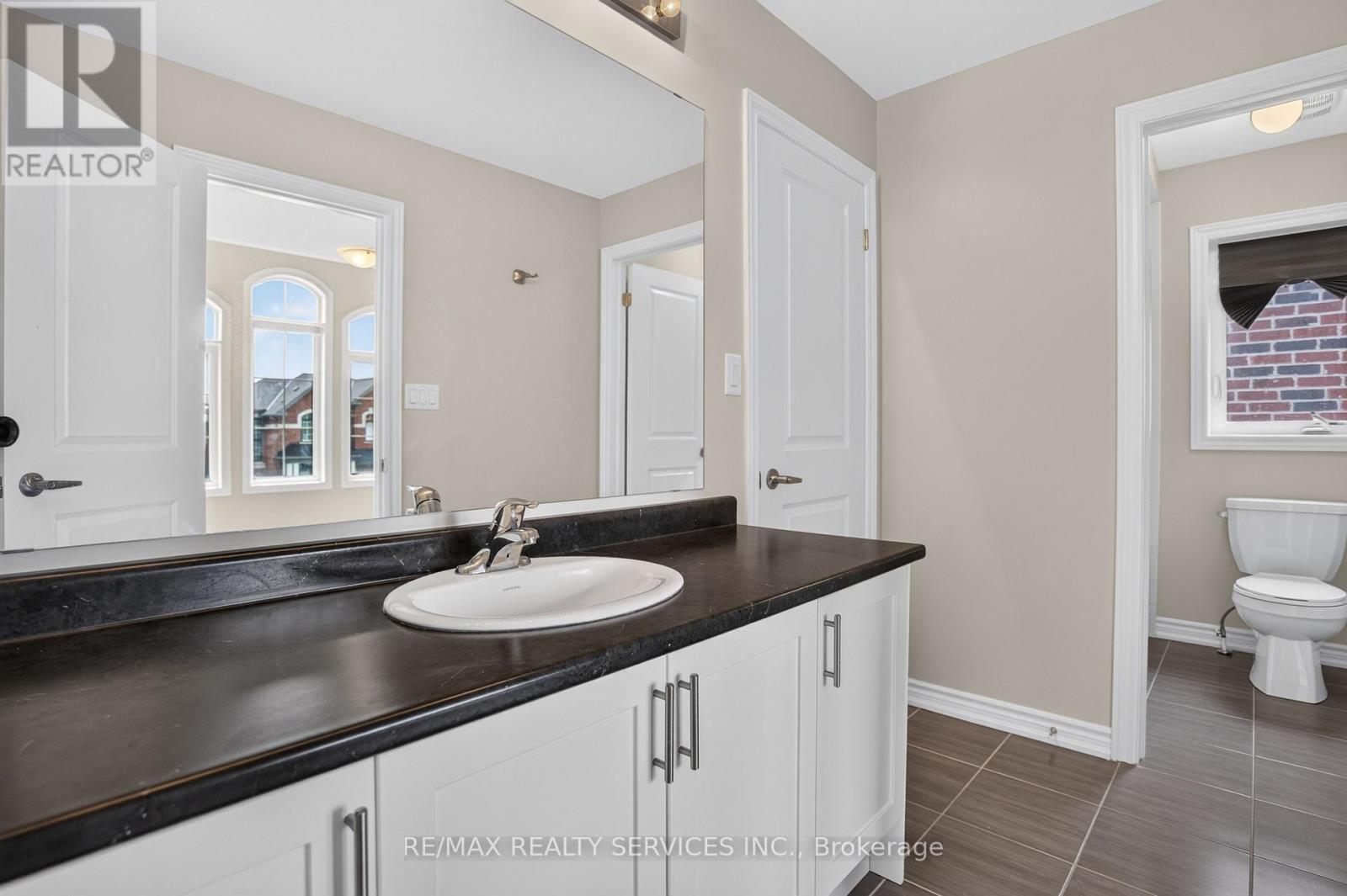 1182 CORBY WAY - 32