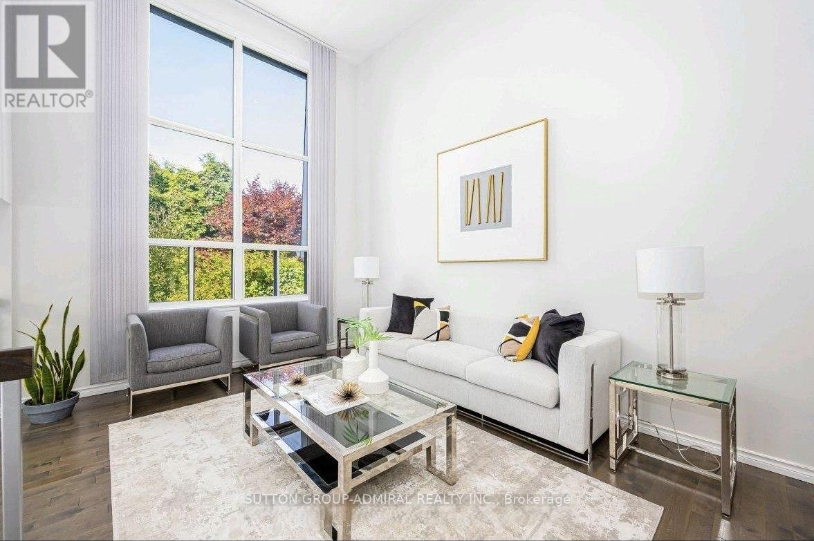 34 KITSILANO CRESCENT - 2