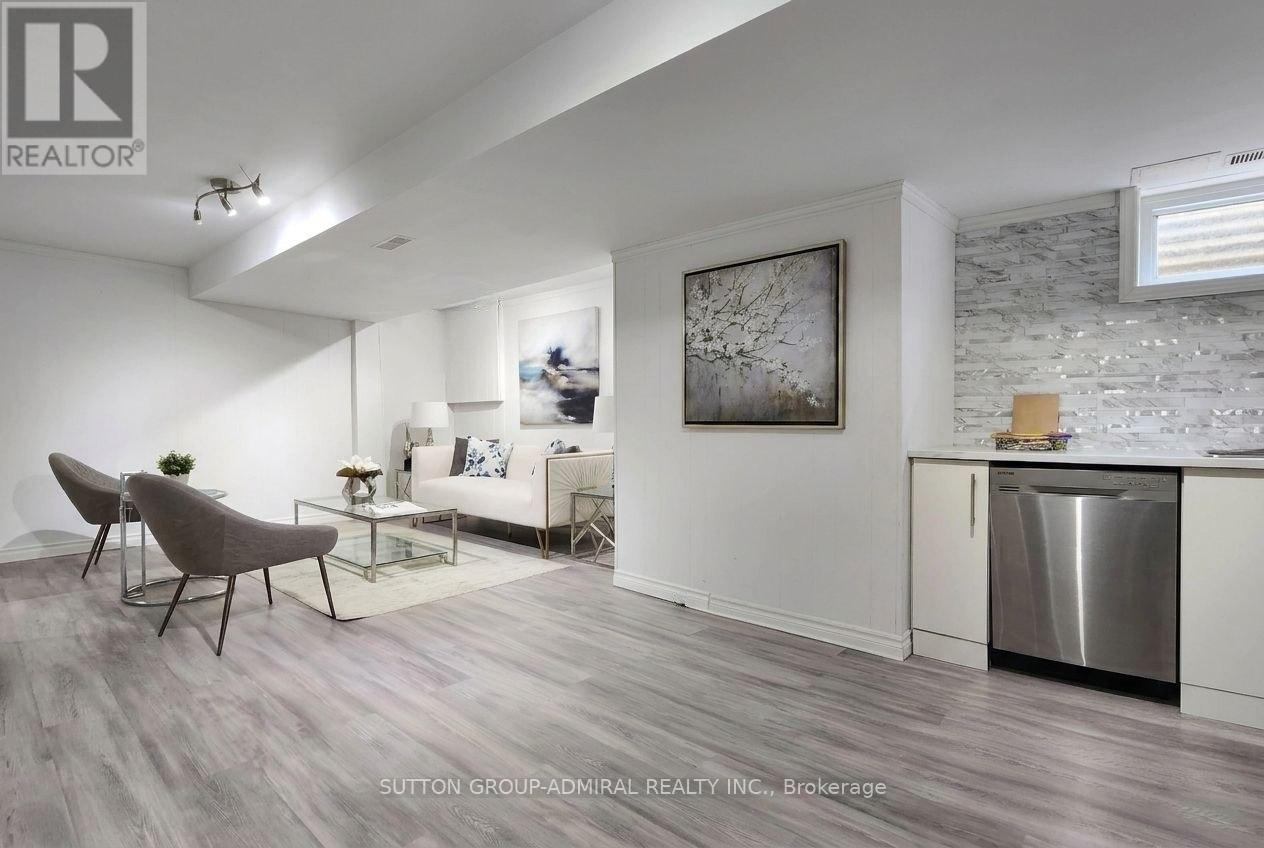 34 KITSILANO CRESCENT - 25