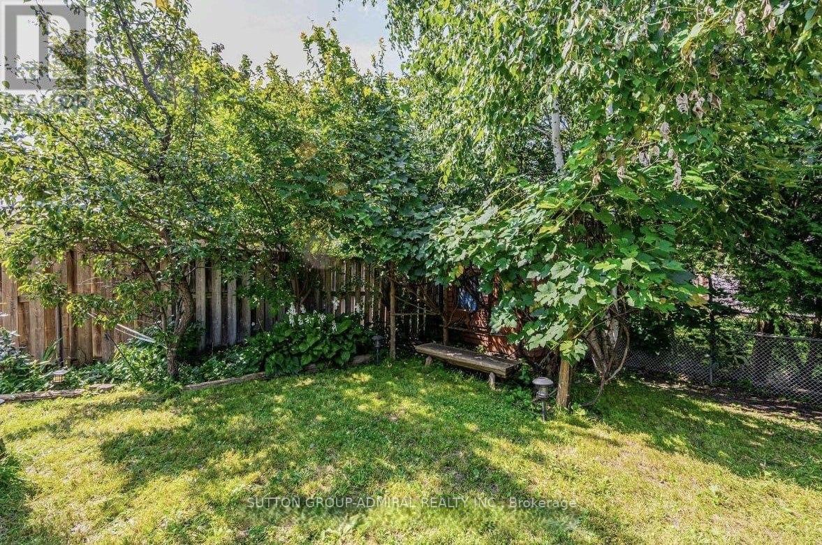 34 KITSILANO CRESCENT - 33