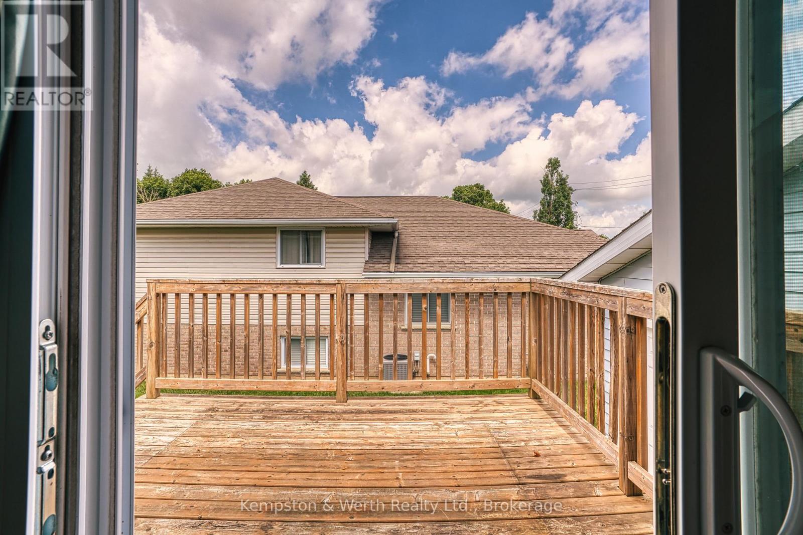 718 EDGAR STREET W - 15