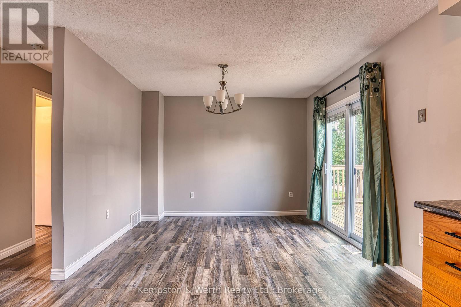 718 EDGAR STREET W - Image 14
