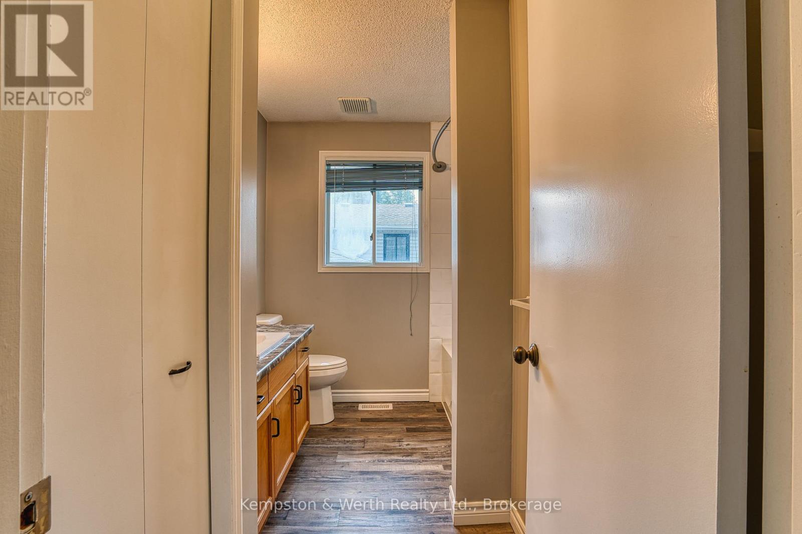 718 EDGAR STREET W - Image 18