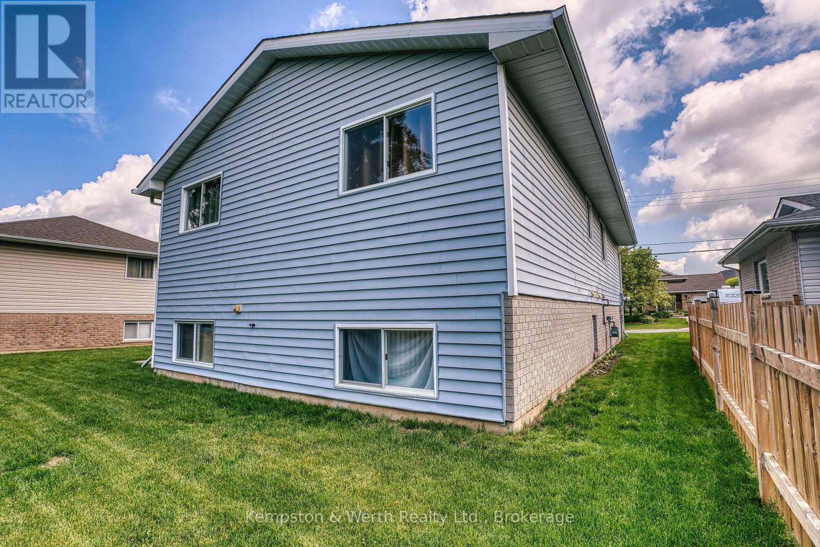 718 EDGAR STREET W - Image 36