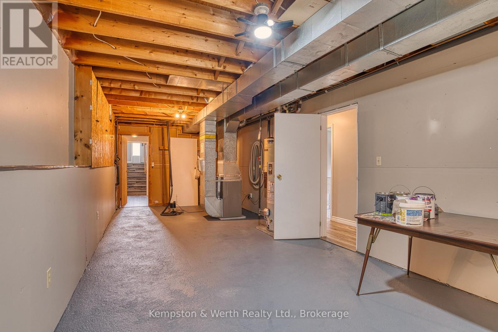 718 EDGAR STREET W - Image 32