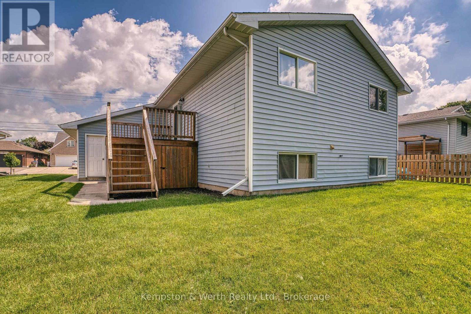 718 EDGAR STREET W - 38