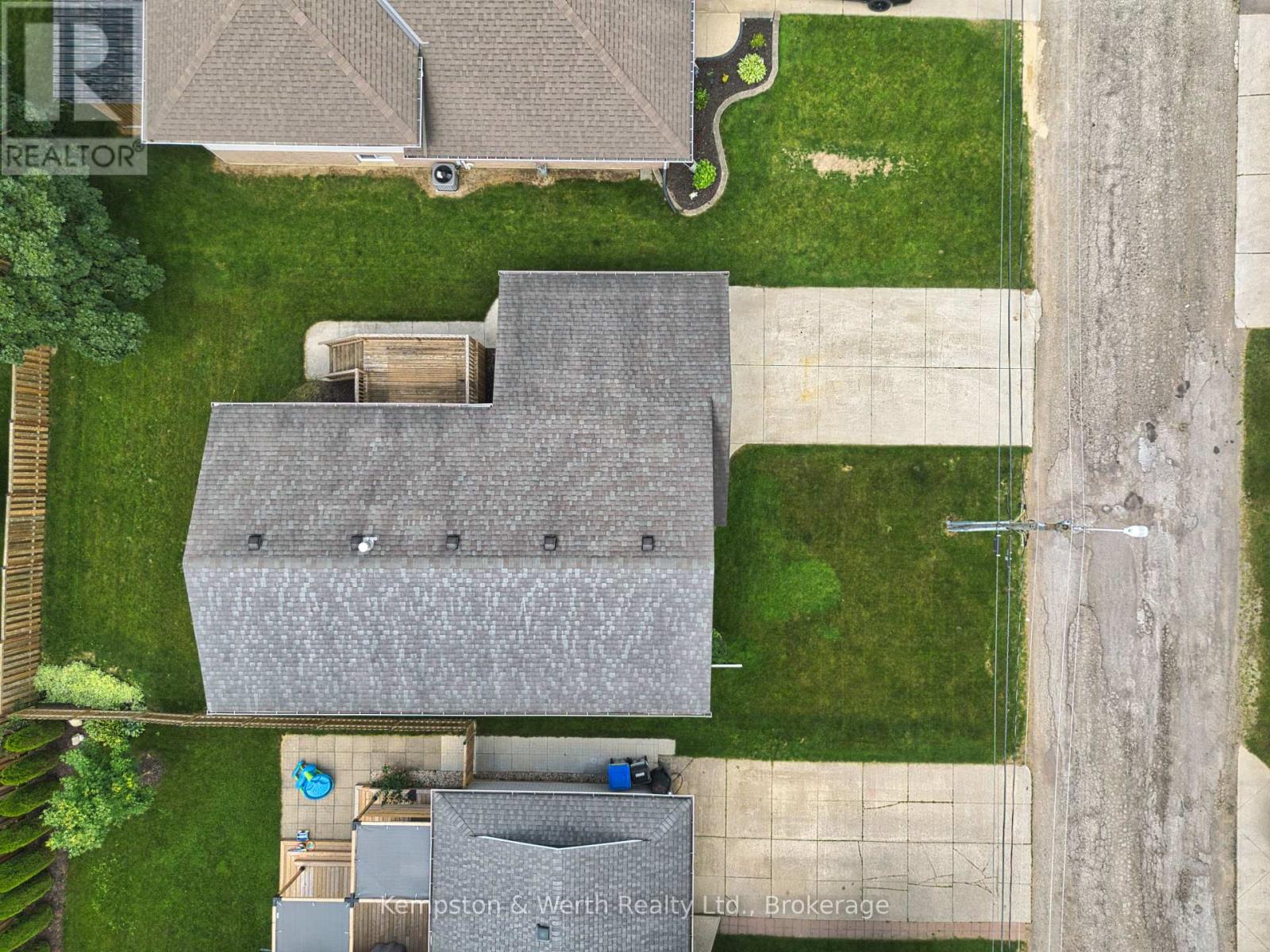 718 EDGAR STREET W - Image 41