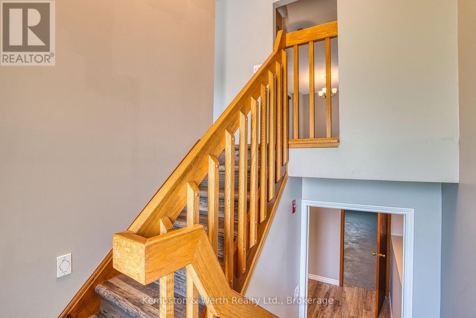 718 EDGAR STREET W - Image 6