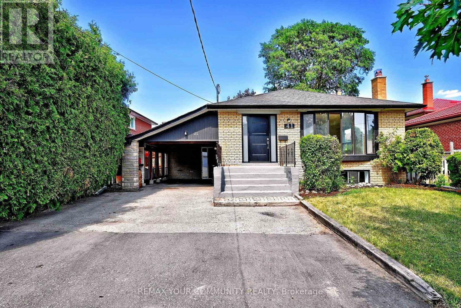 41 STANWOOD CRESCENT - 1