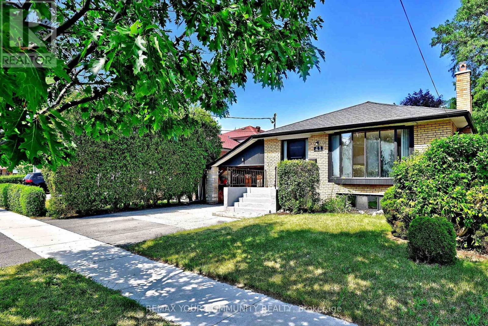 41 STANWOOD CRESCENT - 2