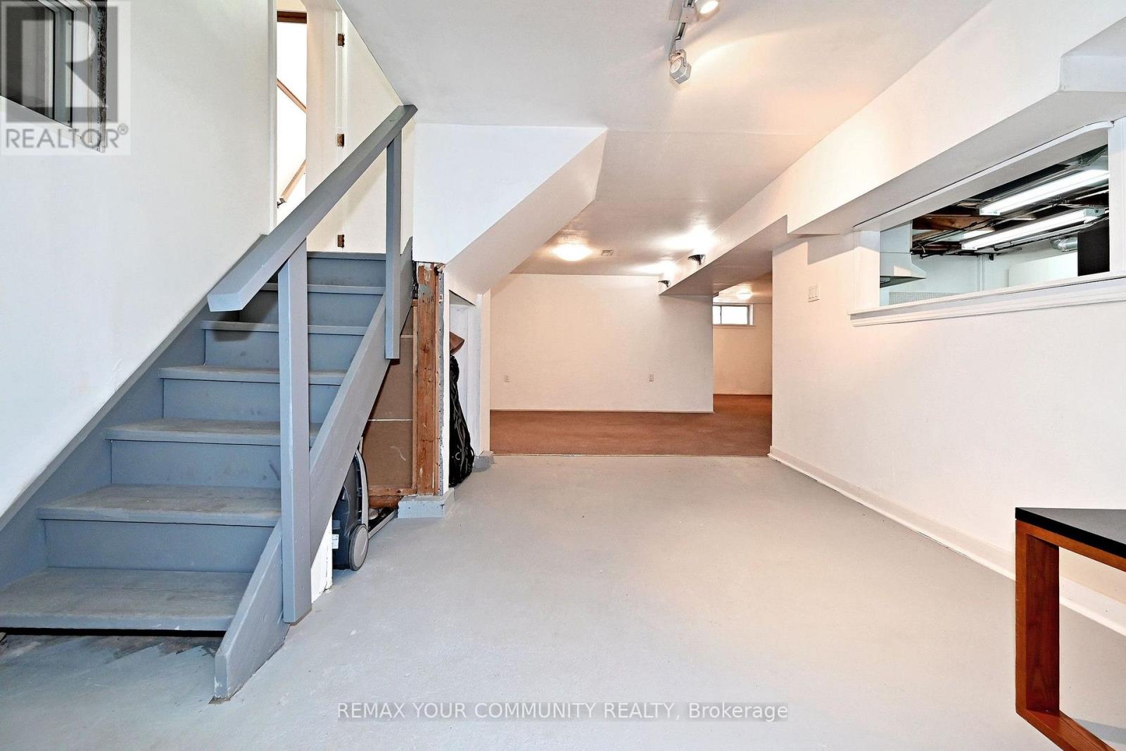 41 STANWOOD CRESCENT - Image 33