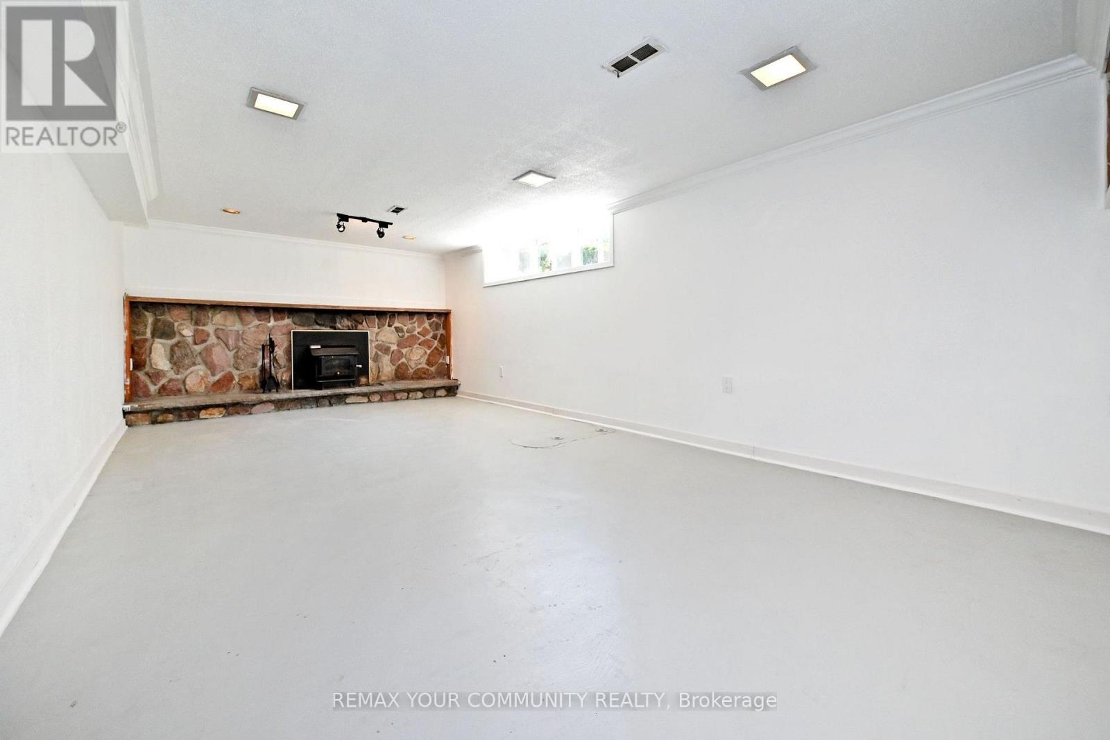 41 STANWOOD CRESCENT - Image 35