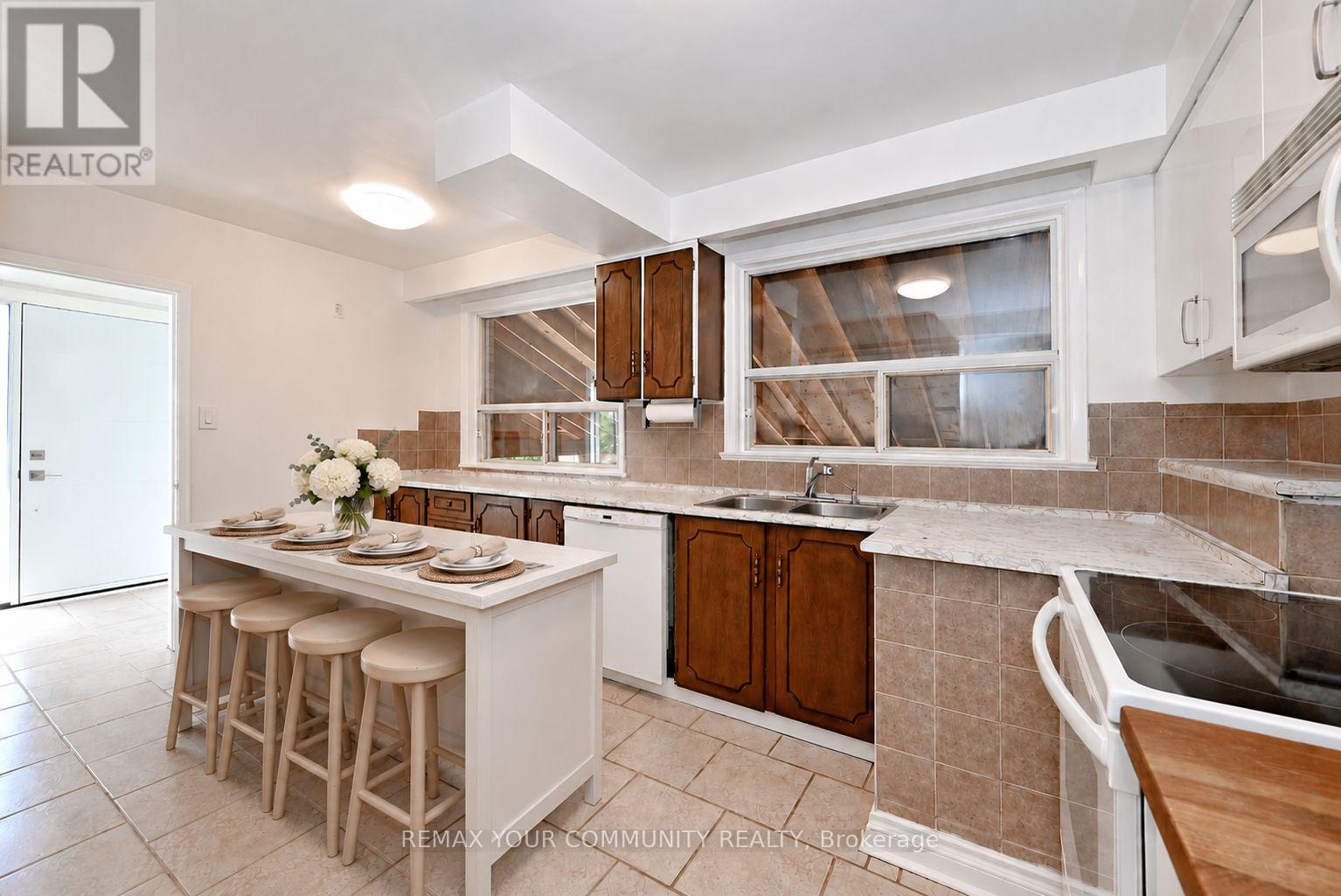 41 STANWOOD CRESCENT - Image 8