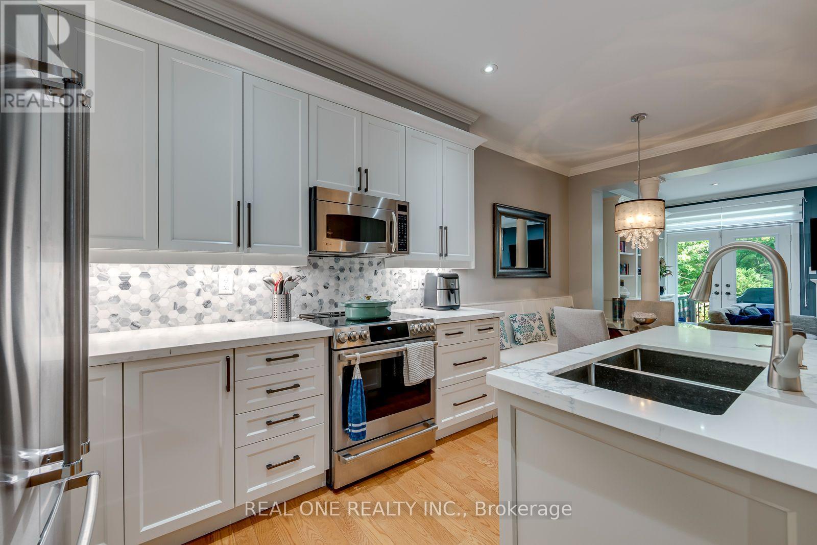 #6 2254 ROCKINGHAM DRIVE - 10