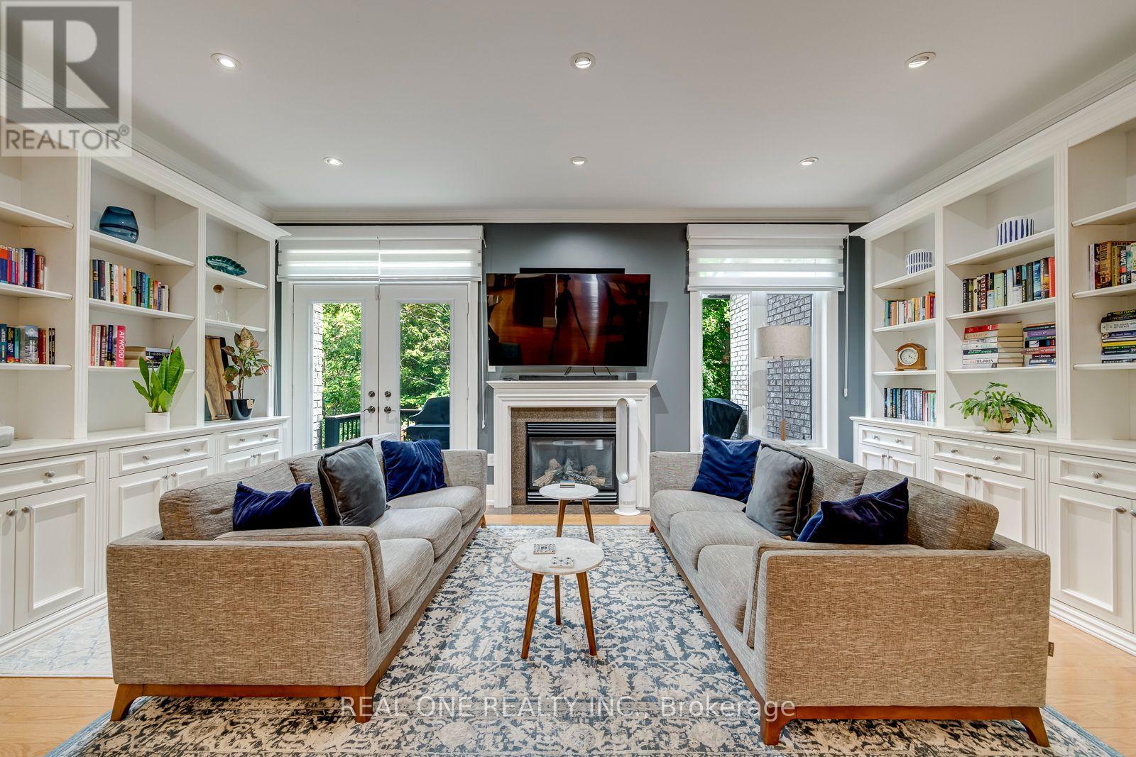 #6 2254 ROCKINGHAM DRIVE - 18