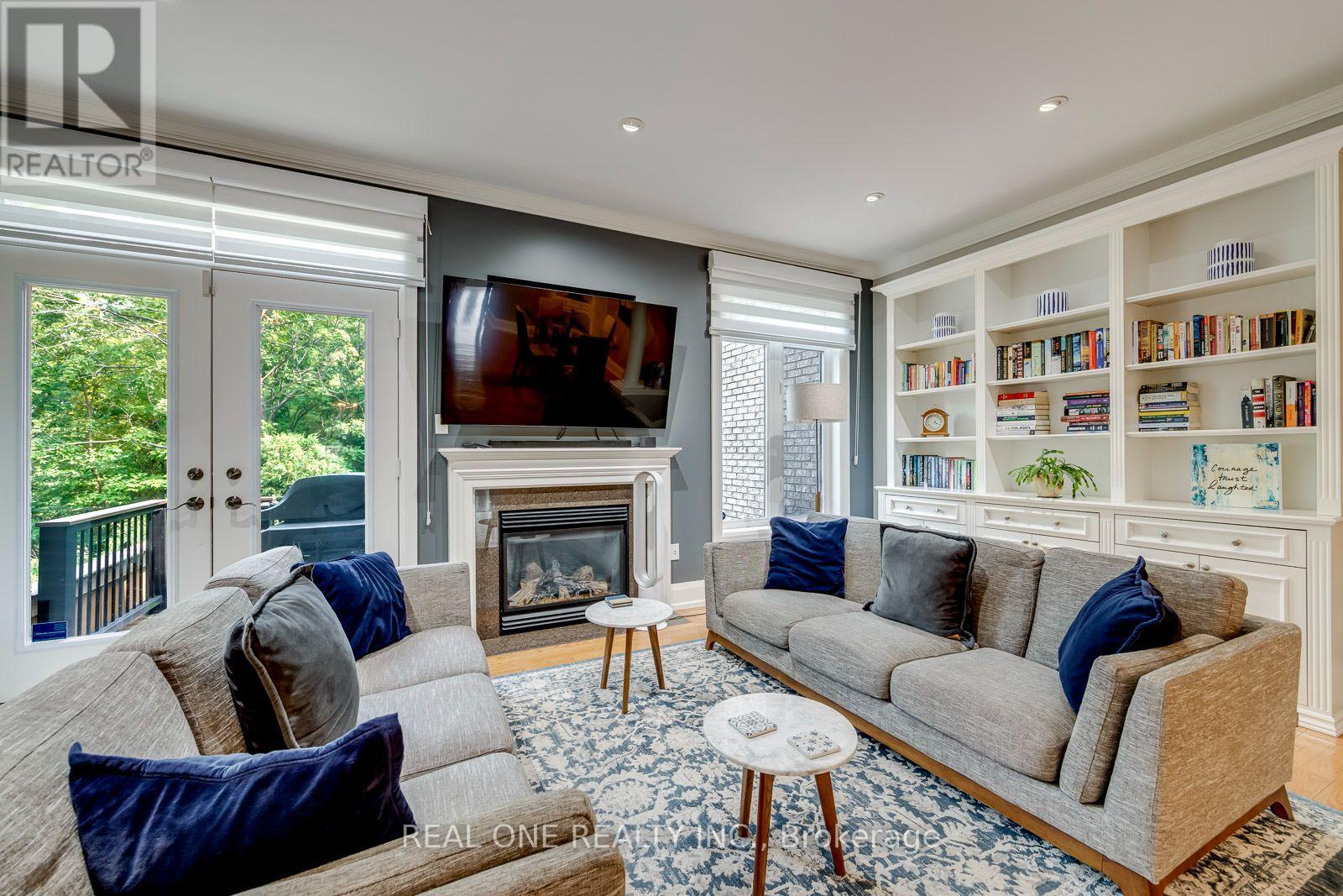 #6 2254 ROCKINGHAM DRIVE - 19