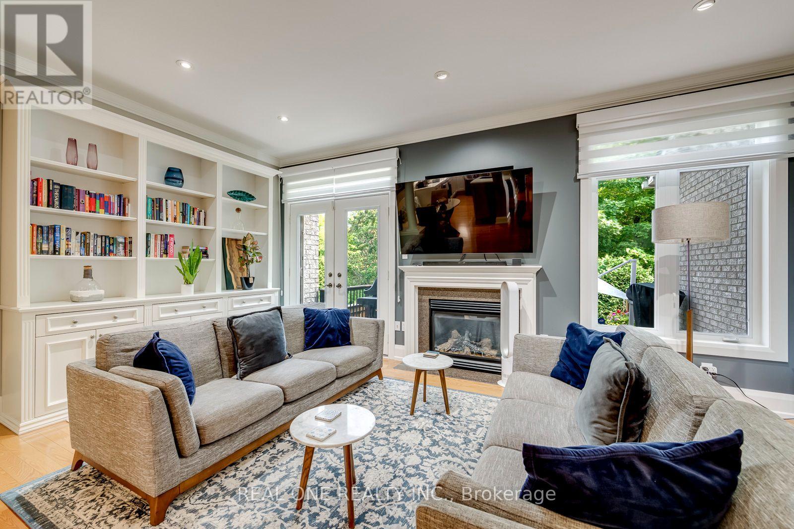 #6 2254 ROCKINGHAM DRIVE - 20