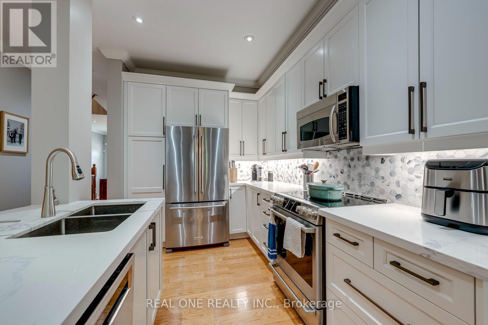 #6 2254 ROCKINGHAM DRIVE - 9
