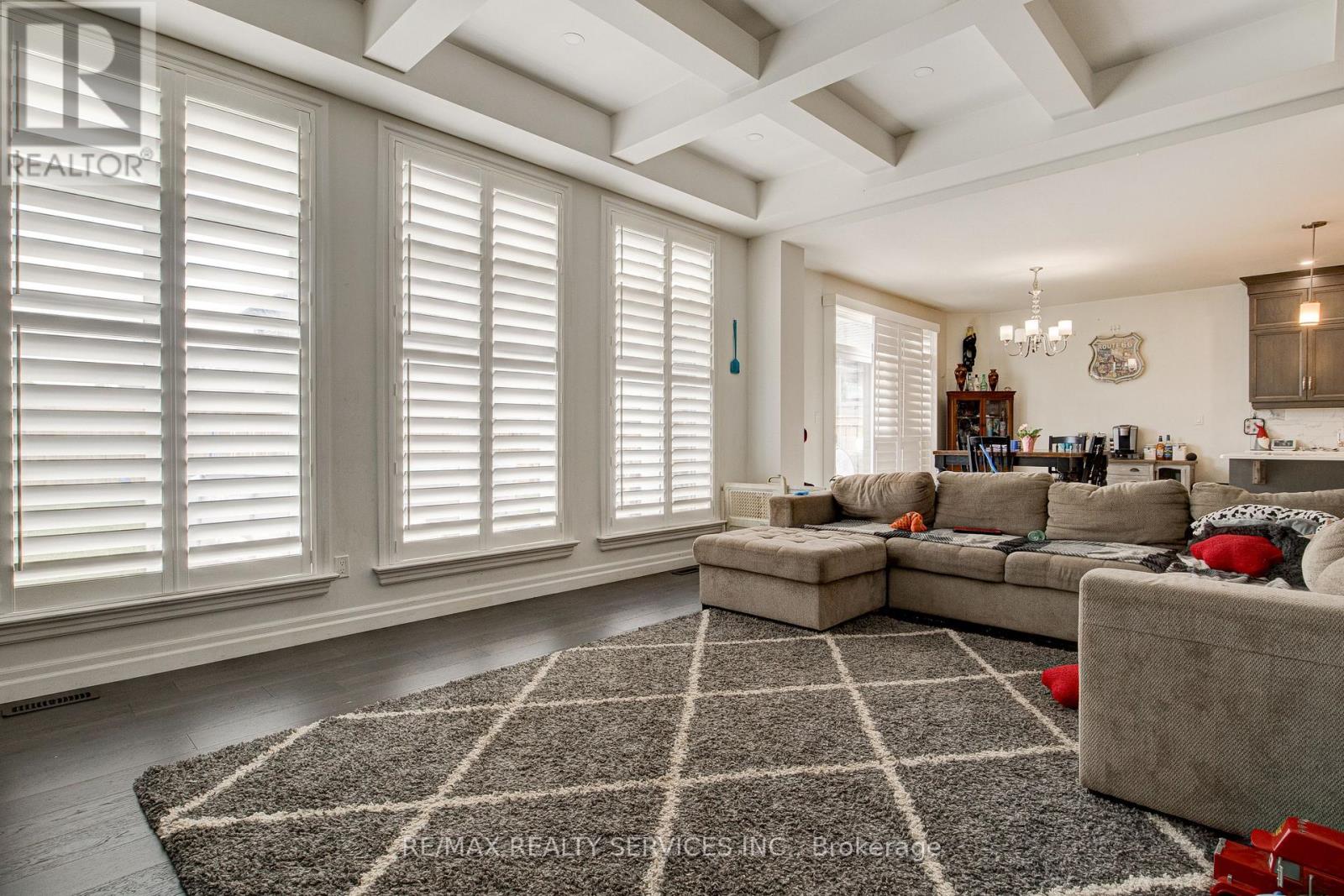 240 TAMARACK BLVD BOULEVARD - 12