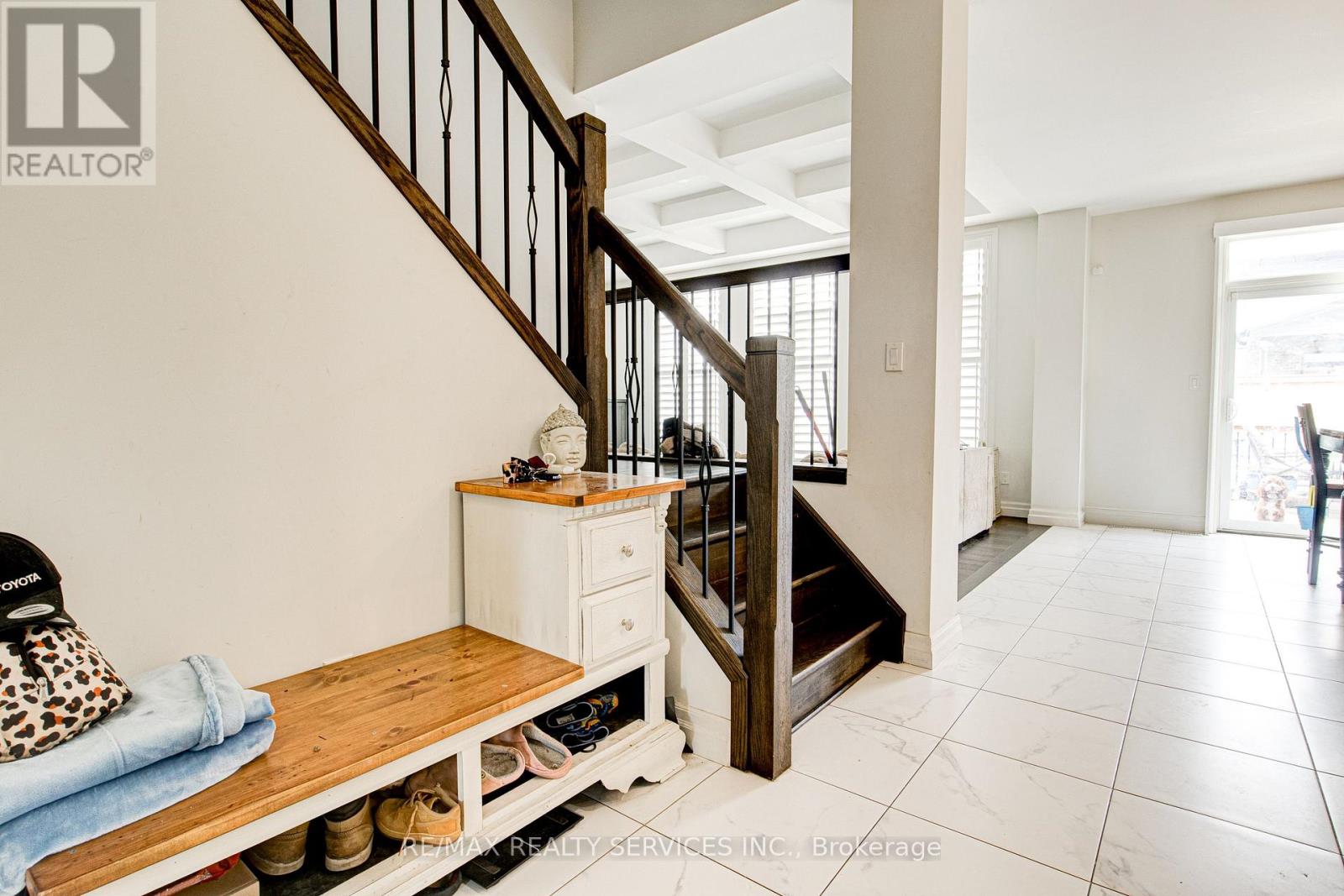 240 TAMARACK BLVD BOULEVARD - Image 13