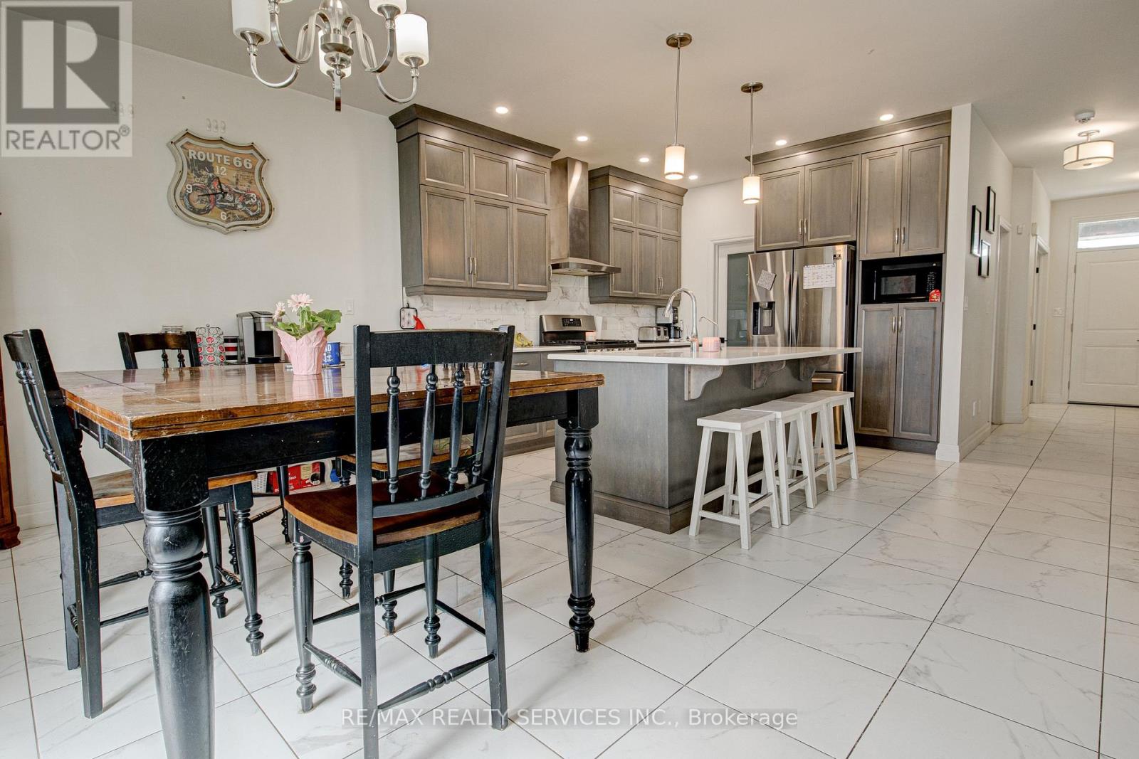 240 TAMARACK BLVD BOULEVARD - Image 16