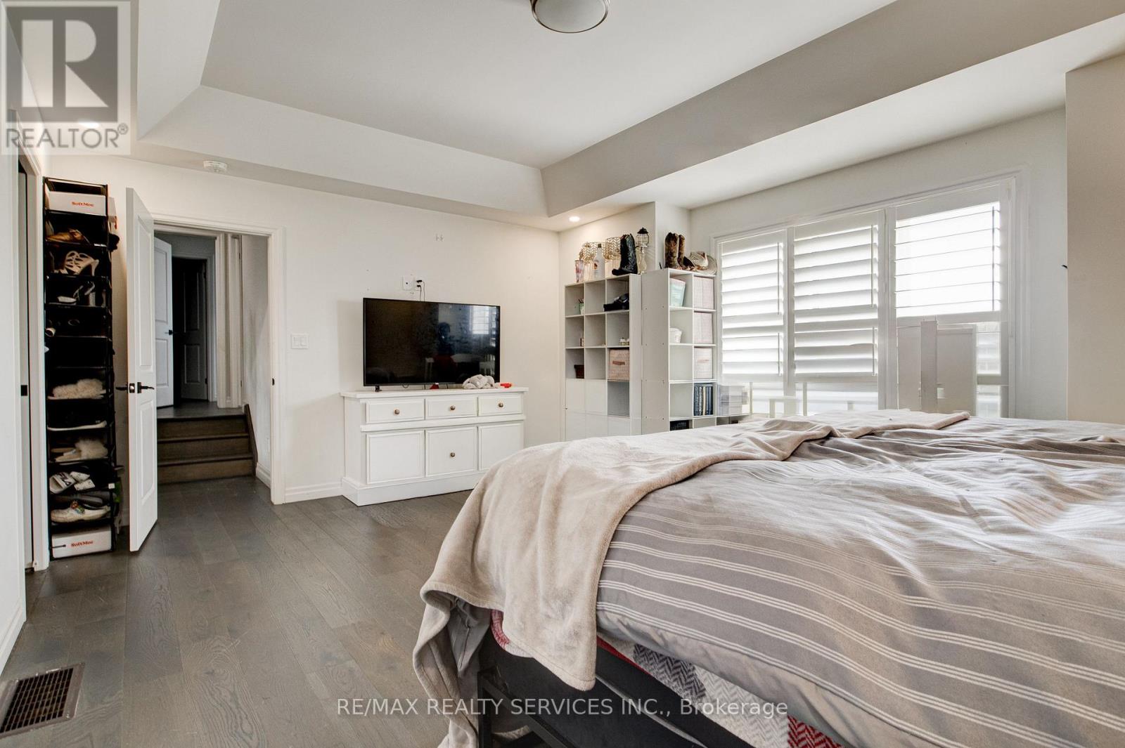 240 TAMARACK BLVD BOULEVARD - 31