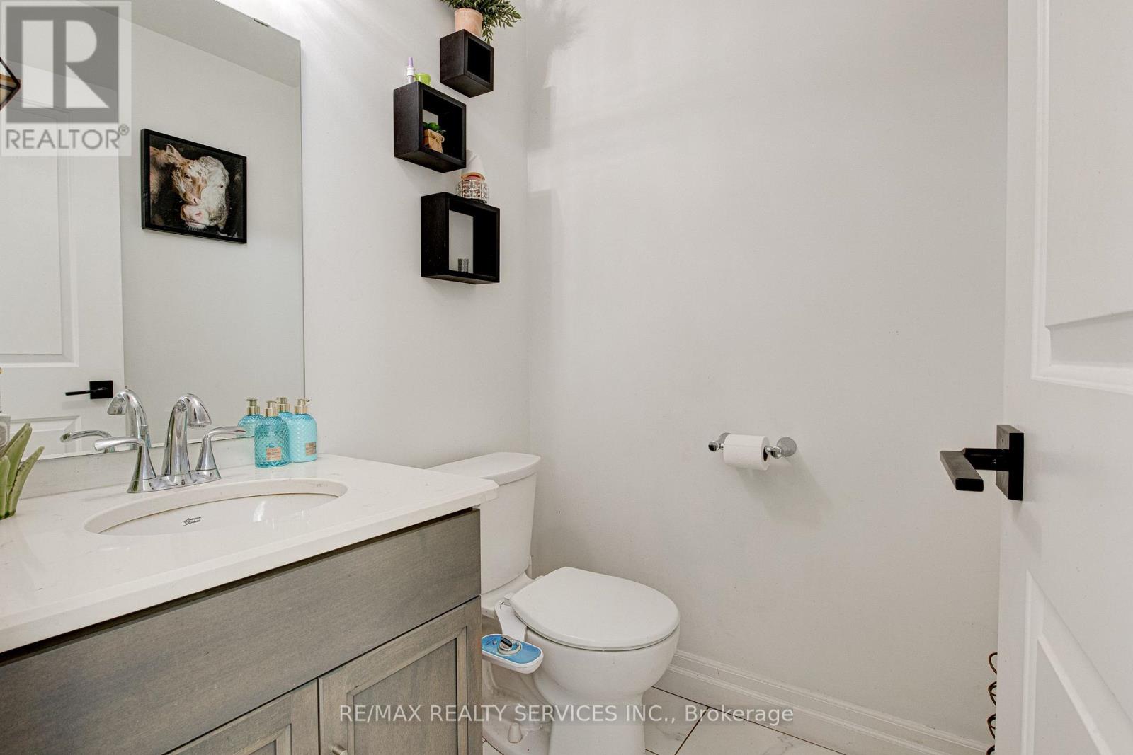 240 TAMARACK BLVD BOULEVARD - Image 33