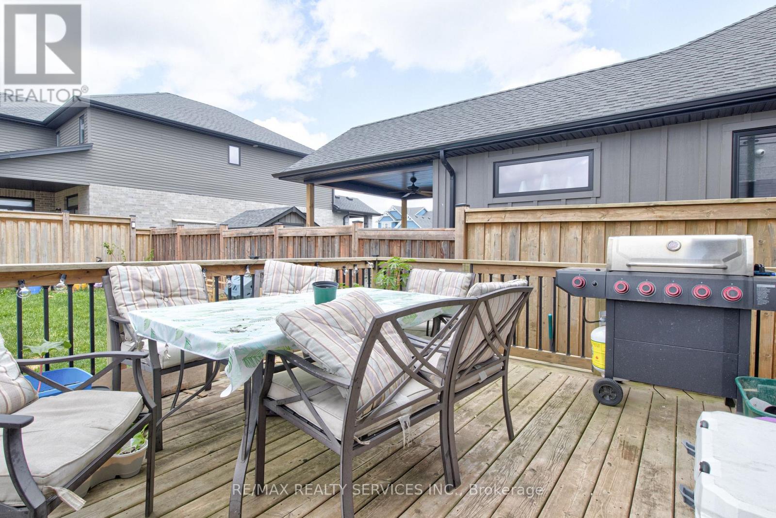 240 TAMARACK BLVD BOULEVARD - 35