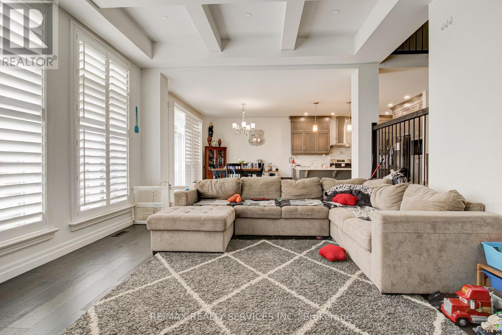 240 TAMARACK BLVD BOULEVARD - Image 9