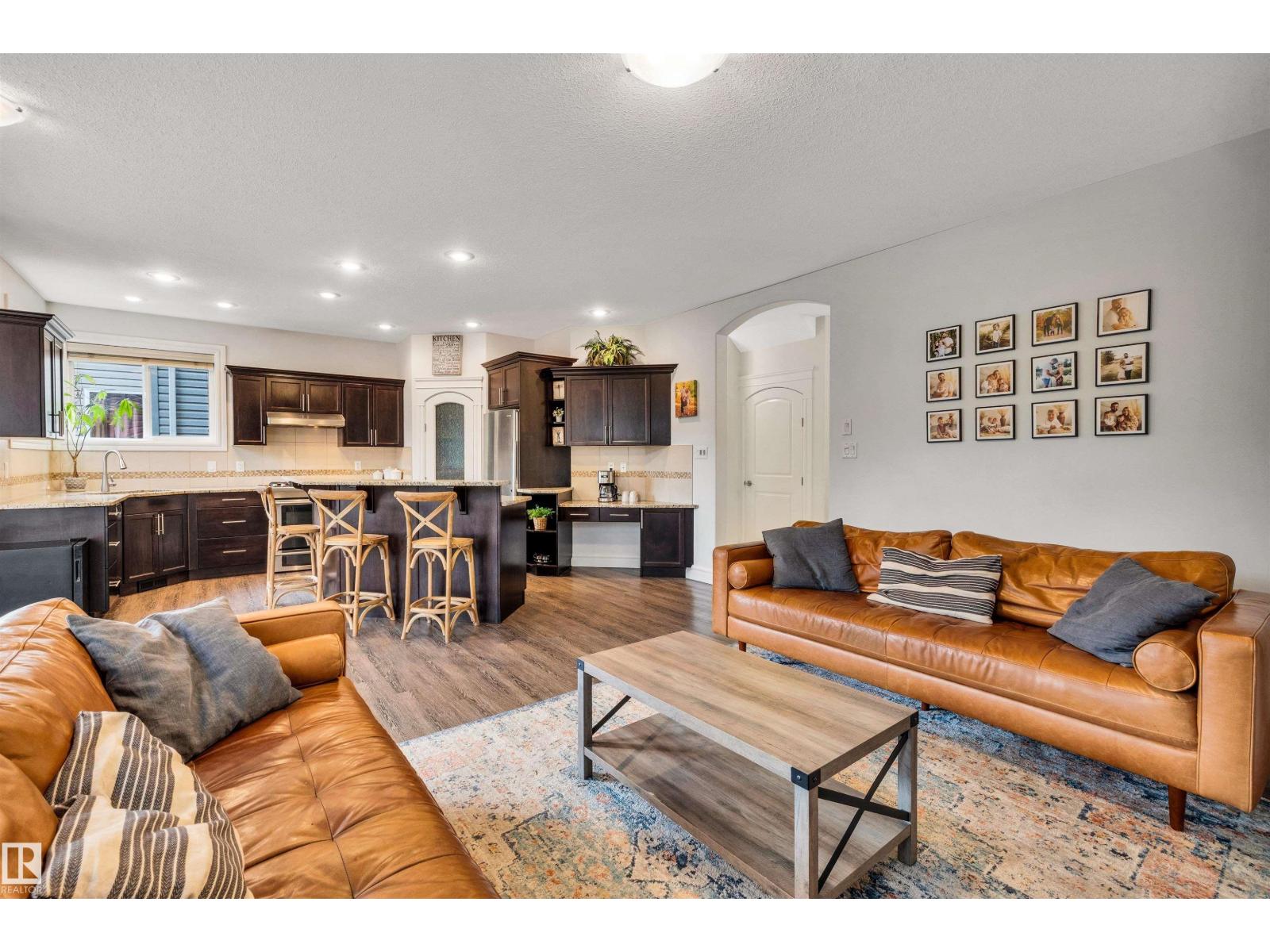 11935 21 AV SW - 11