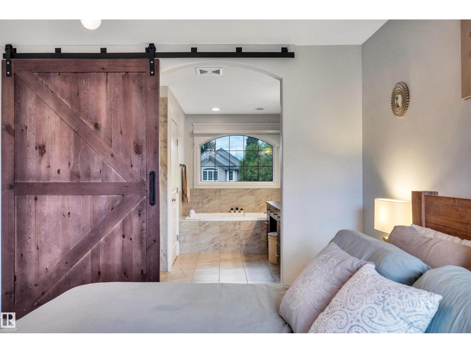 11935 21 AV SW - 35