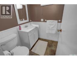1385 Queen Crescent, Moose Jaw, SK S6H3G5 Photo 33