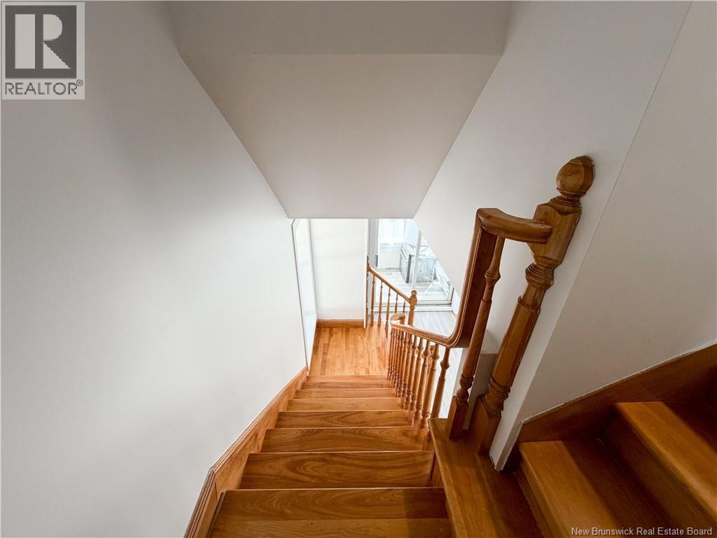 23 Sugarloaf Street - 21
