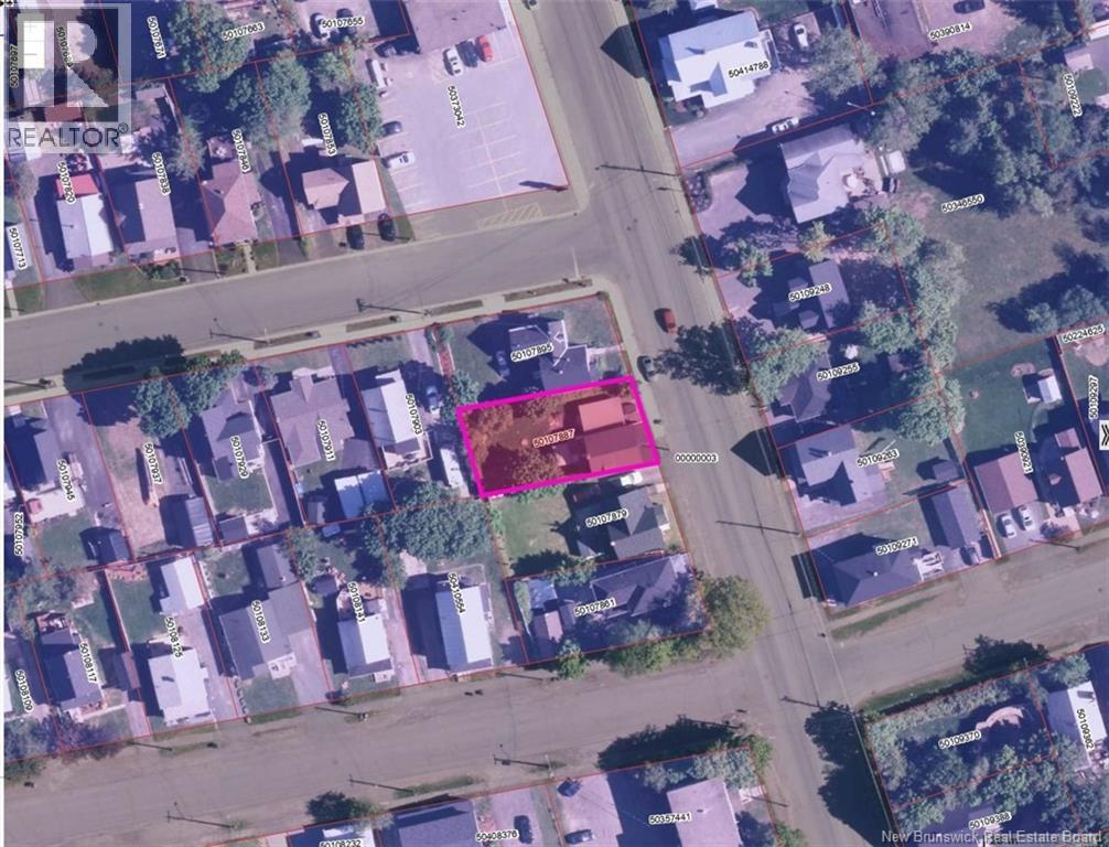 23 Sugarloaf Street - 24