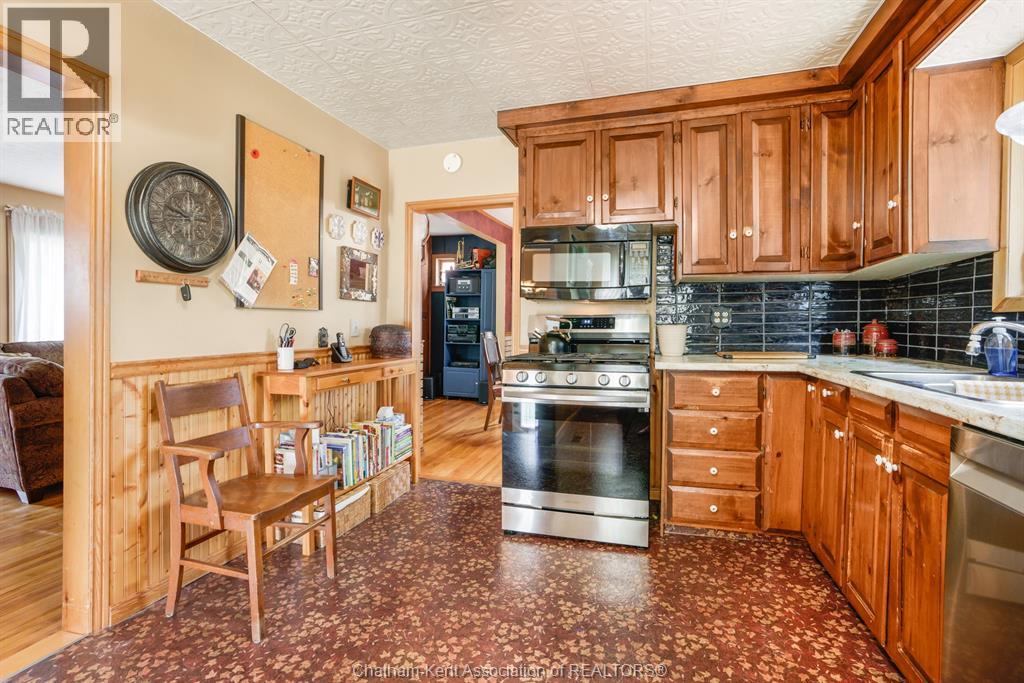 561 QUEEN STREET - 11