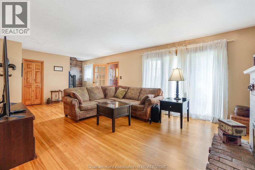 561 QUEEN STREET - 15