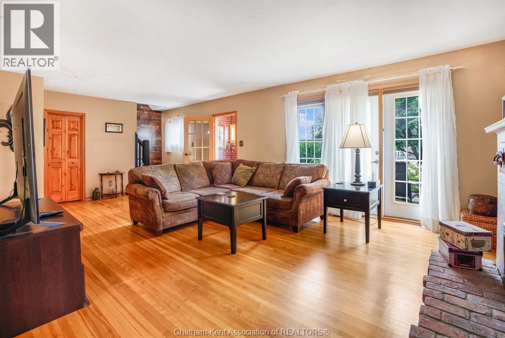 561 QUEEN STREET - 17