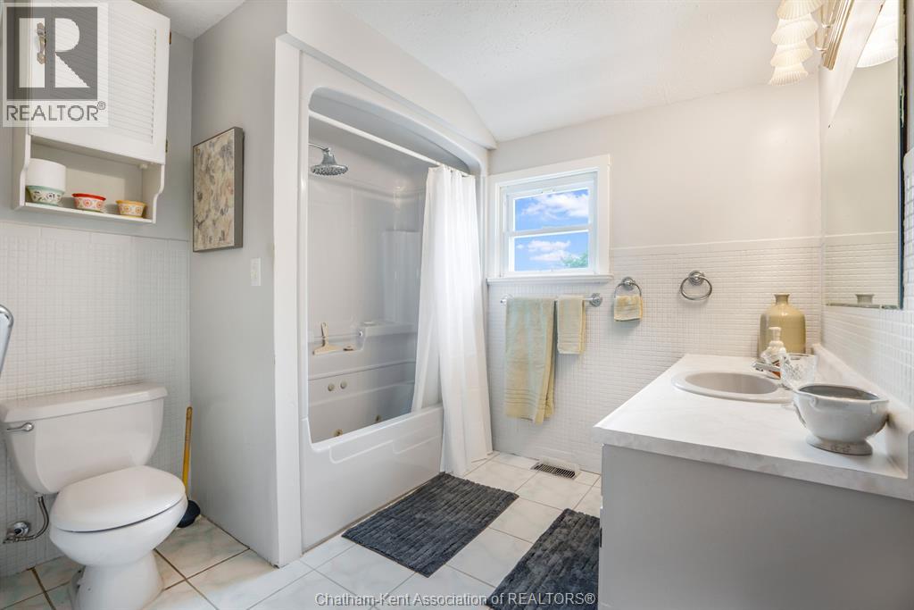 561 QUEEN STREET - Image 26