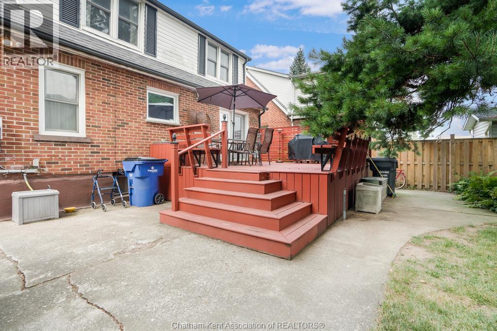561 QUEEN STREET - Image 32