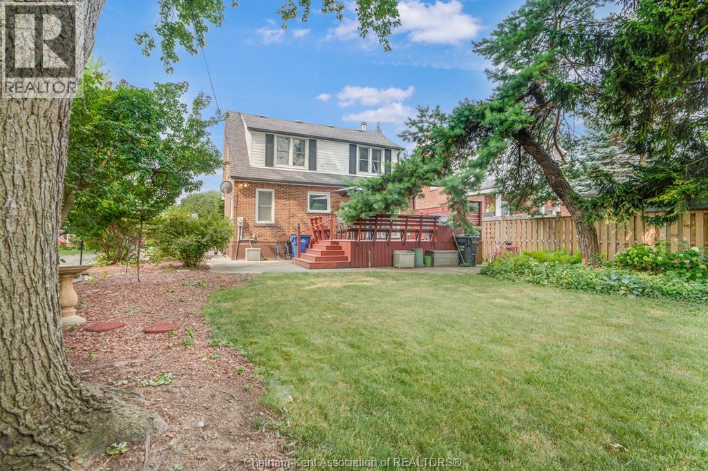 561 QUEEN STREET - 36